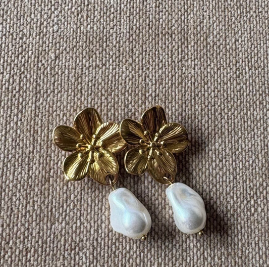 Aretes Dorados Floral/Perla