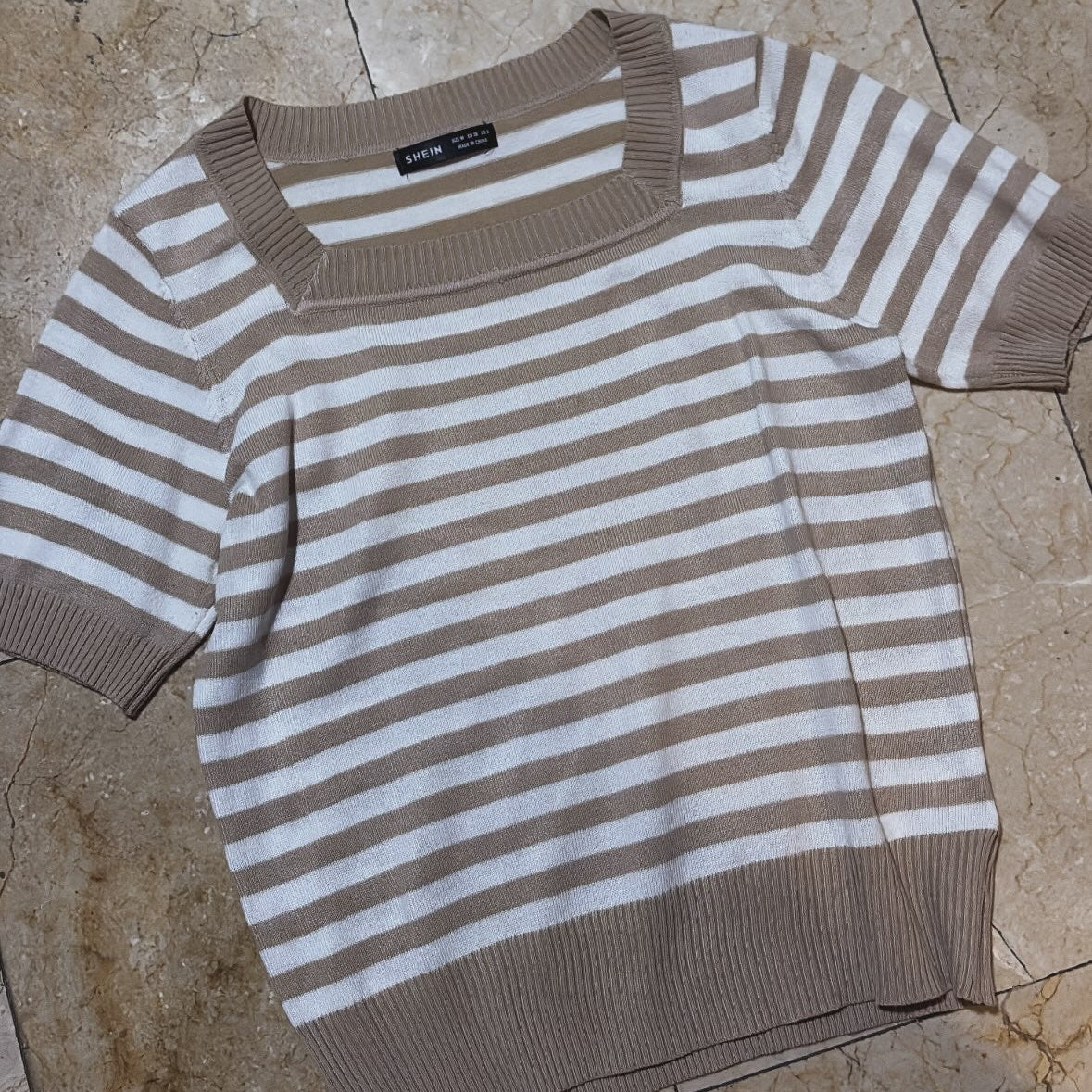 SHEIN Blusa de Rayas Beige