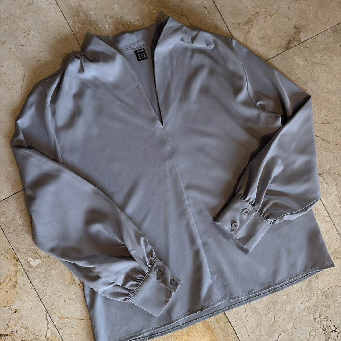 SHEIN Blusa Gris Satín