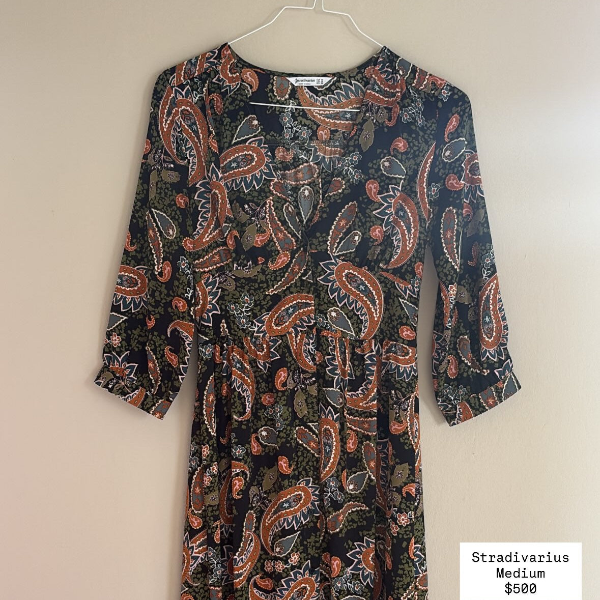 Stradivarius Vestido Paisley Midi