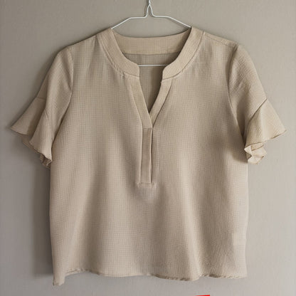 SHEIN Blusa Beige con Vuelos
