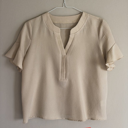 SHEIN Blusa Beige con Vuelos