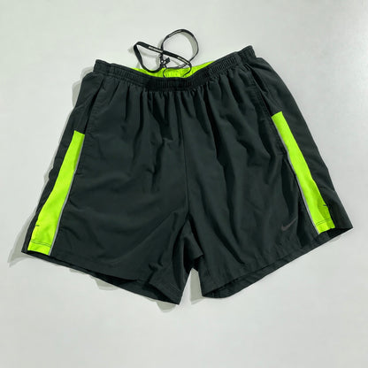 Nike Dri-Fit Shorts Verdes