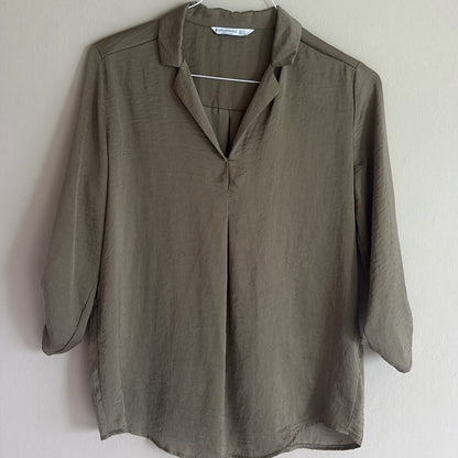 Stradivarius Blusa Verde Oliva