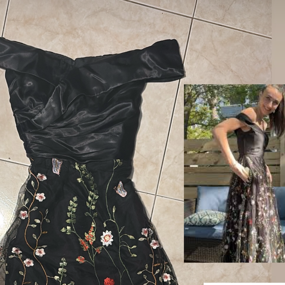 Vestido Floral Negro