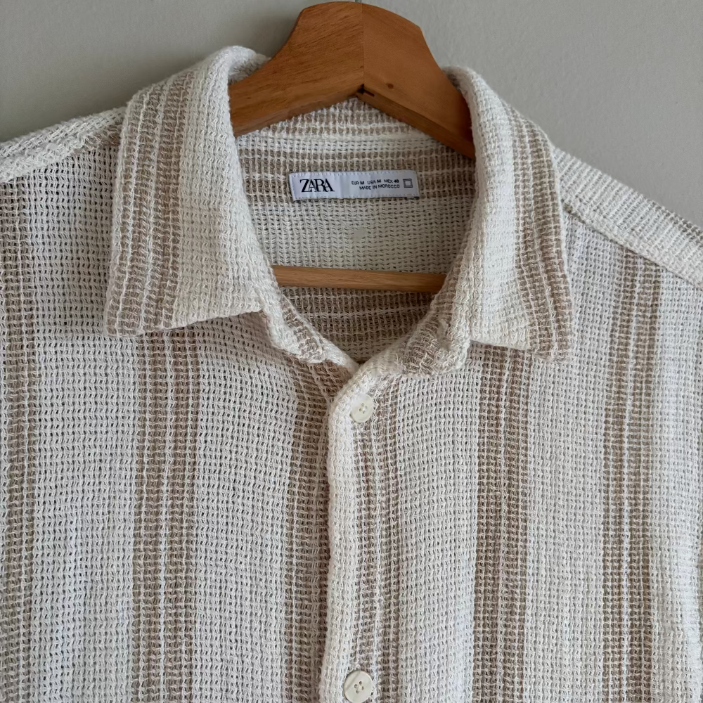 Zara Camisa Tejida de Rayas Beige & Blanco (M)
