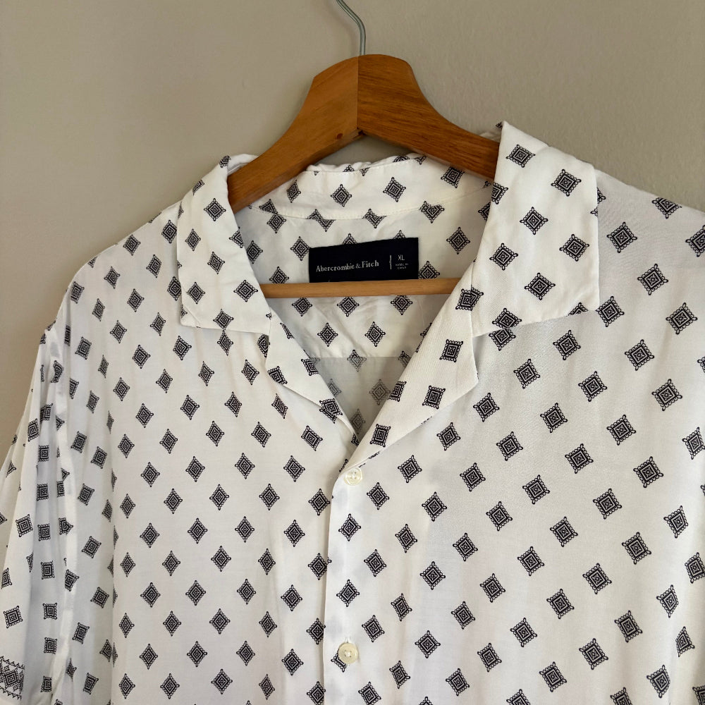 Abercrombie & Fitch Camisa Estampada (XL)