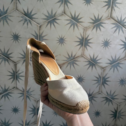 Castañer Carina Alpargatas Beige/Tan (38W)