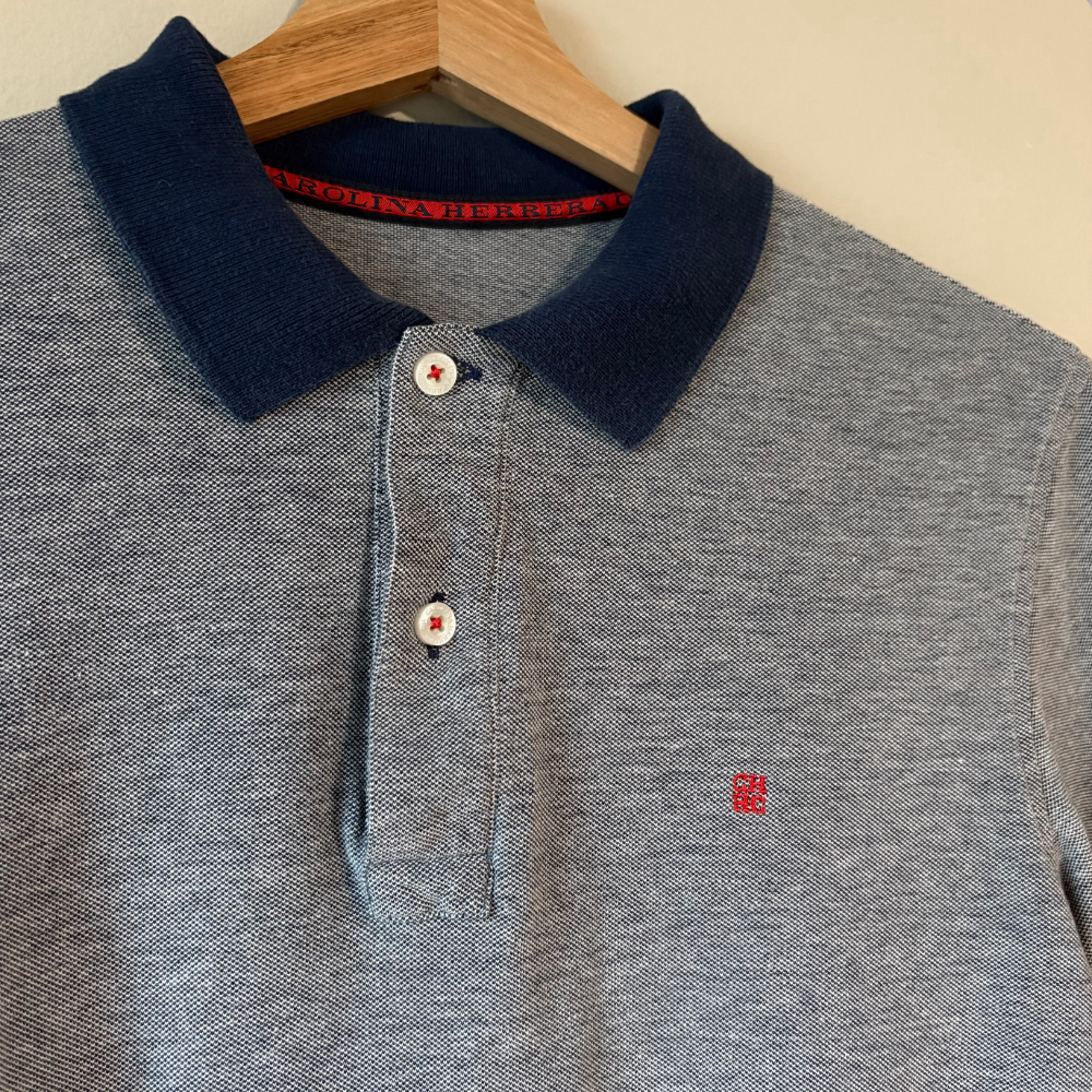 Carolina Herrera Polo Gris (M)