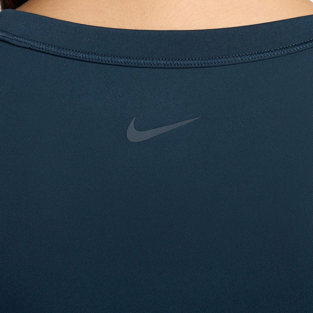 Nike One Fitted Women's Dri-FIT Short-Sleeve Cropped Top