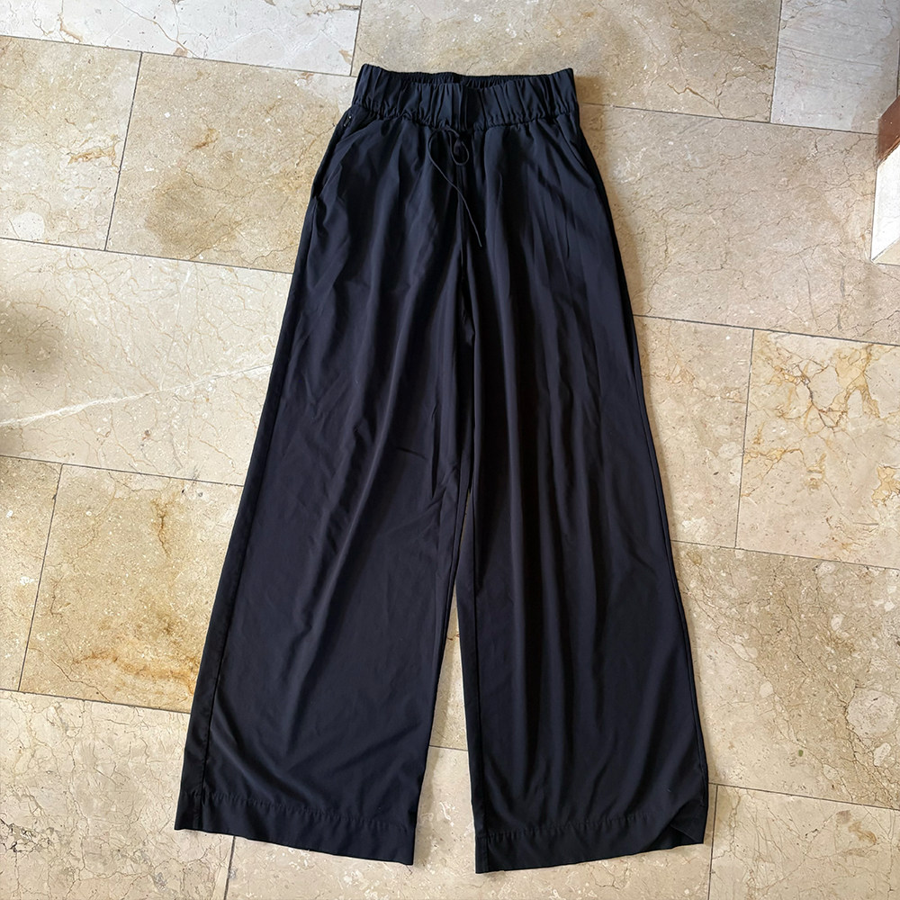 All in Motion Women's Loose Fit Woven Wide Leg Pants (S/M)
