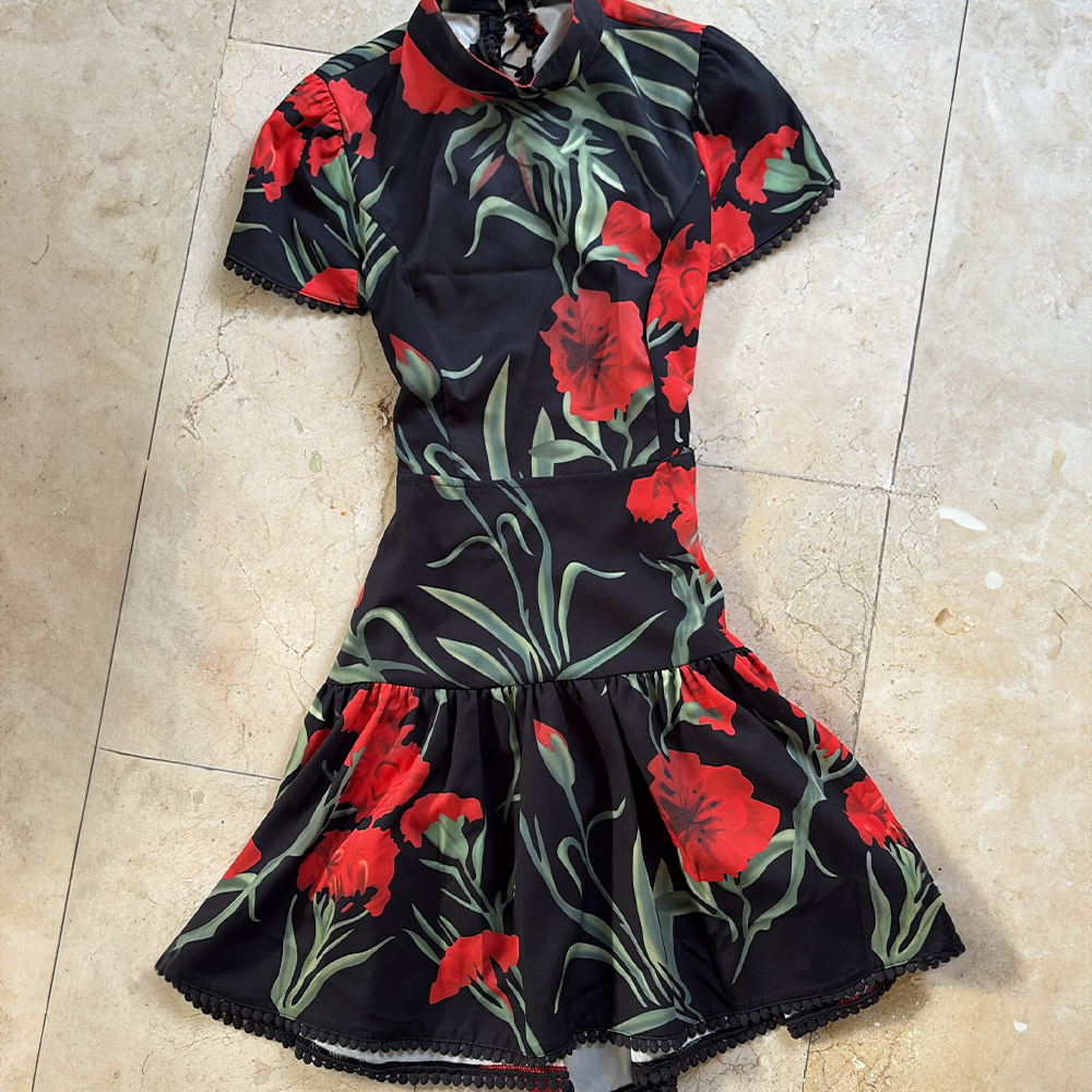 SHEIN Vestido Clavel