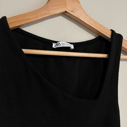Zara Top Negro Asimetrico (M)